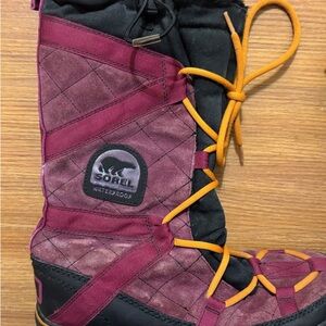 Sorel Women's Waterproof Winter Boot Suede Quilted Woman’s 9 Gently Used